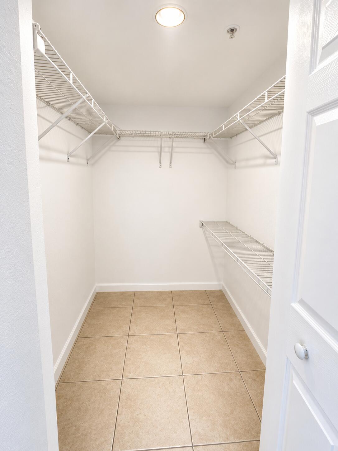 THE CLUB AT ST LUCIE WEST, A CONDOMINIUM - Residential Lease