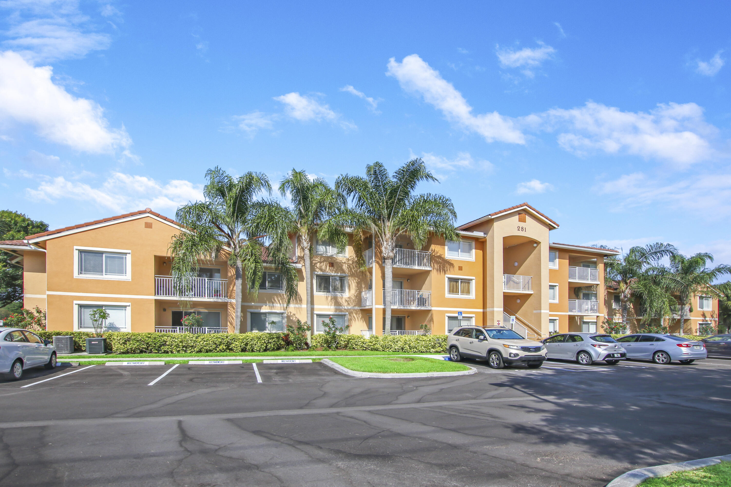 THE CLUB AT ST LUCIE WEST, A CONDOMINIUM - Residential Lease