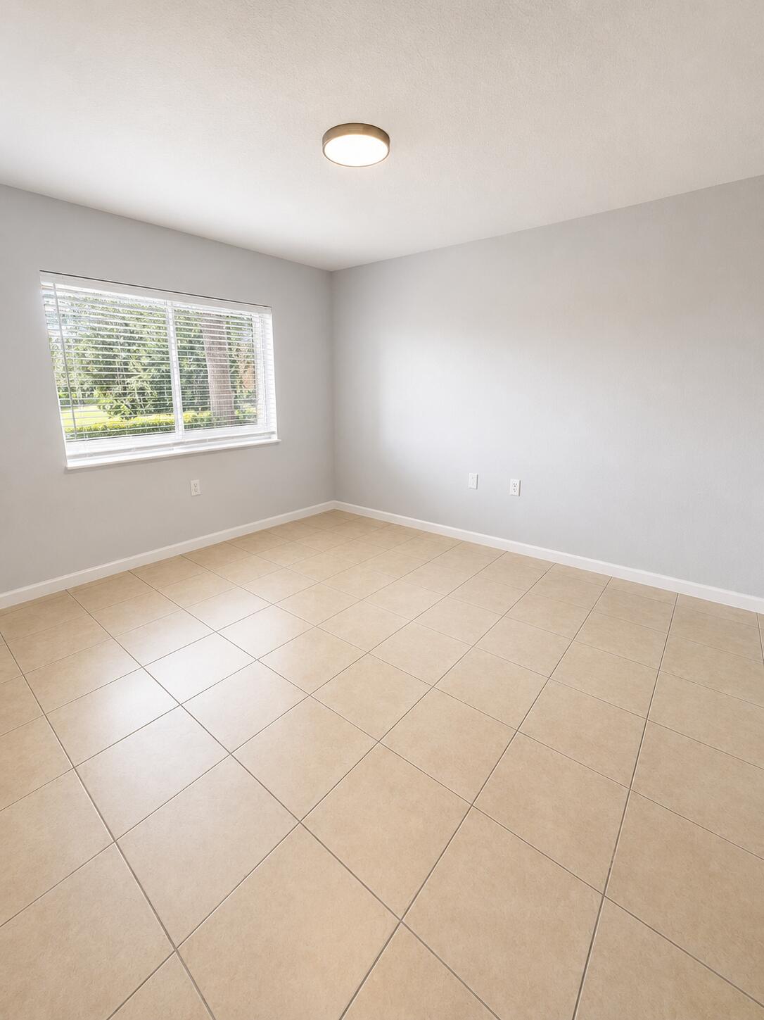 THE CLUB AT ST LUCIE WEST, A CONDOMINIUM - Residential Lease