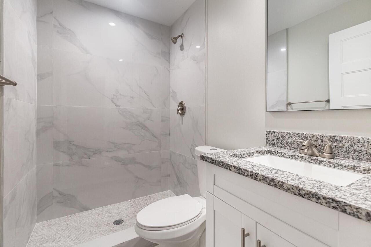 LAKEWOOD GARDENS PL 1 IN - Residential Lease