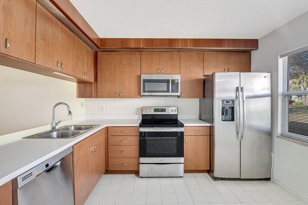 STAMFORD AT ROYAL PALM BEACH - Residential