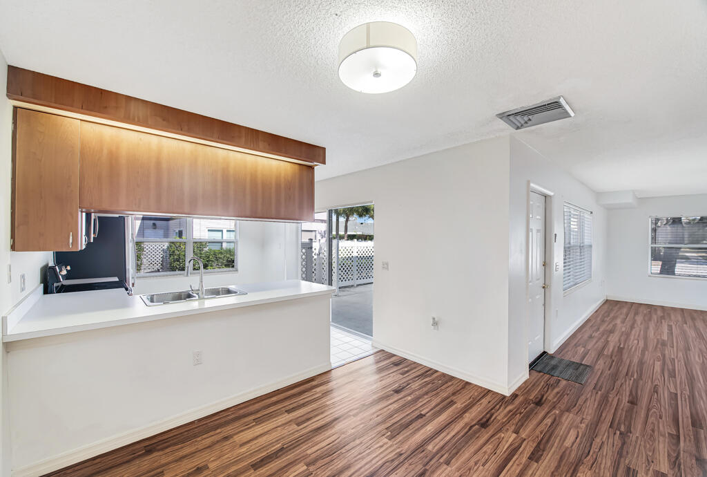 STAMFORD AT ROYAL PALM BEACH - Residential