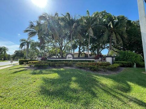 7 Amherst Court Apt A Royal Palm Beach FL 33411