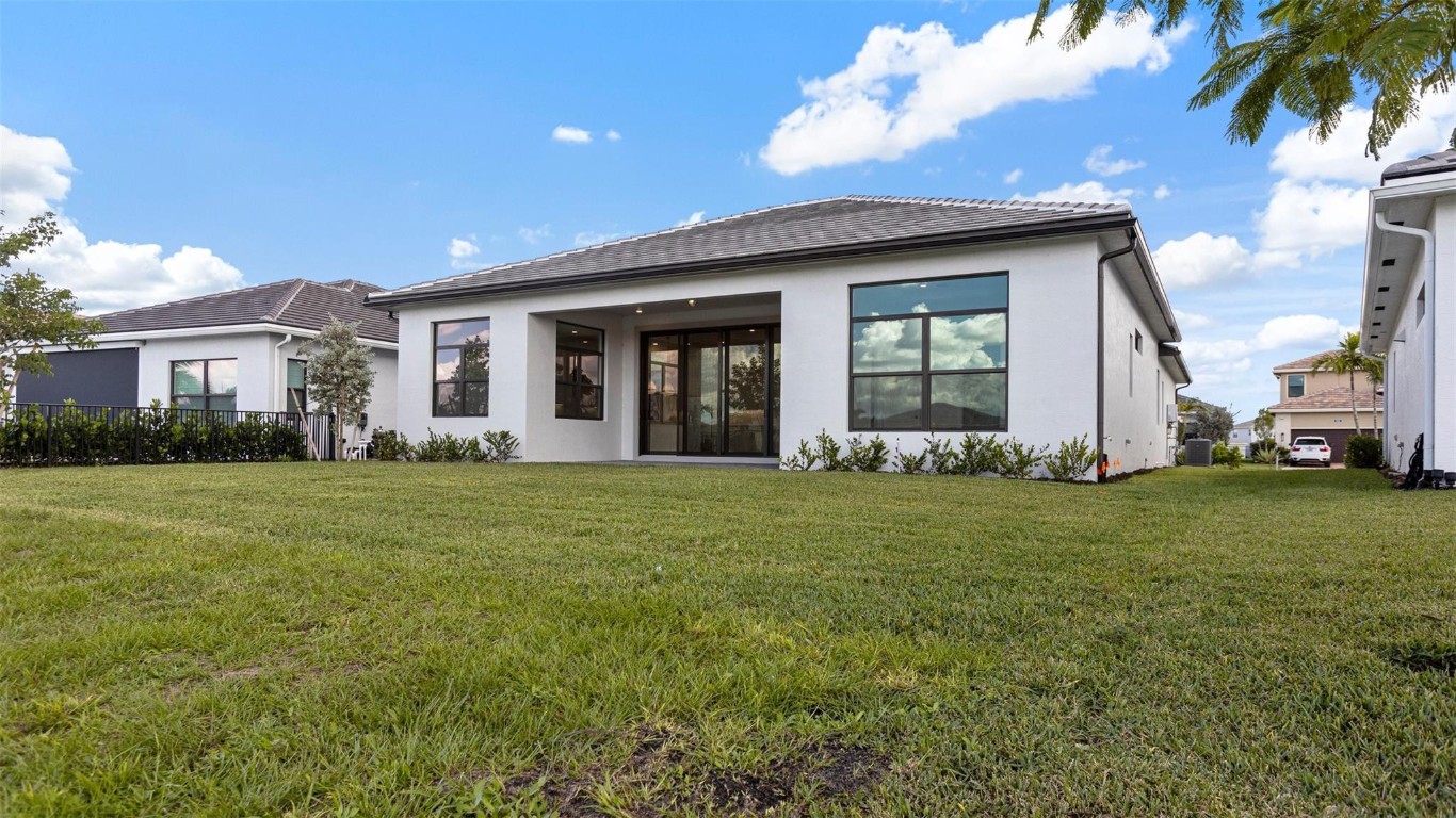 CRESSWIND PALM BEACH - Residential