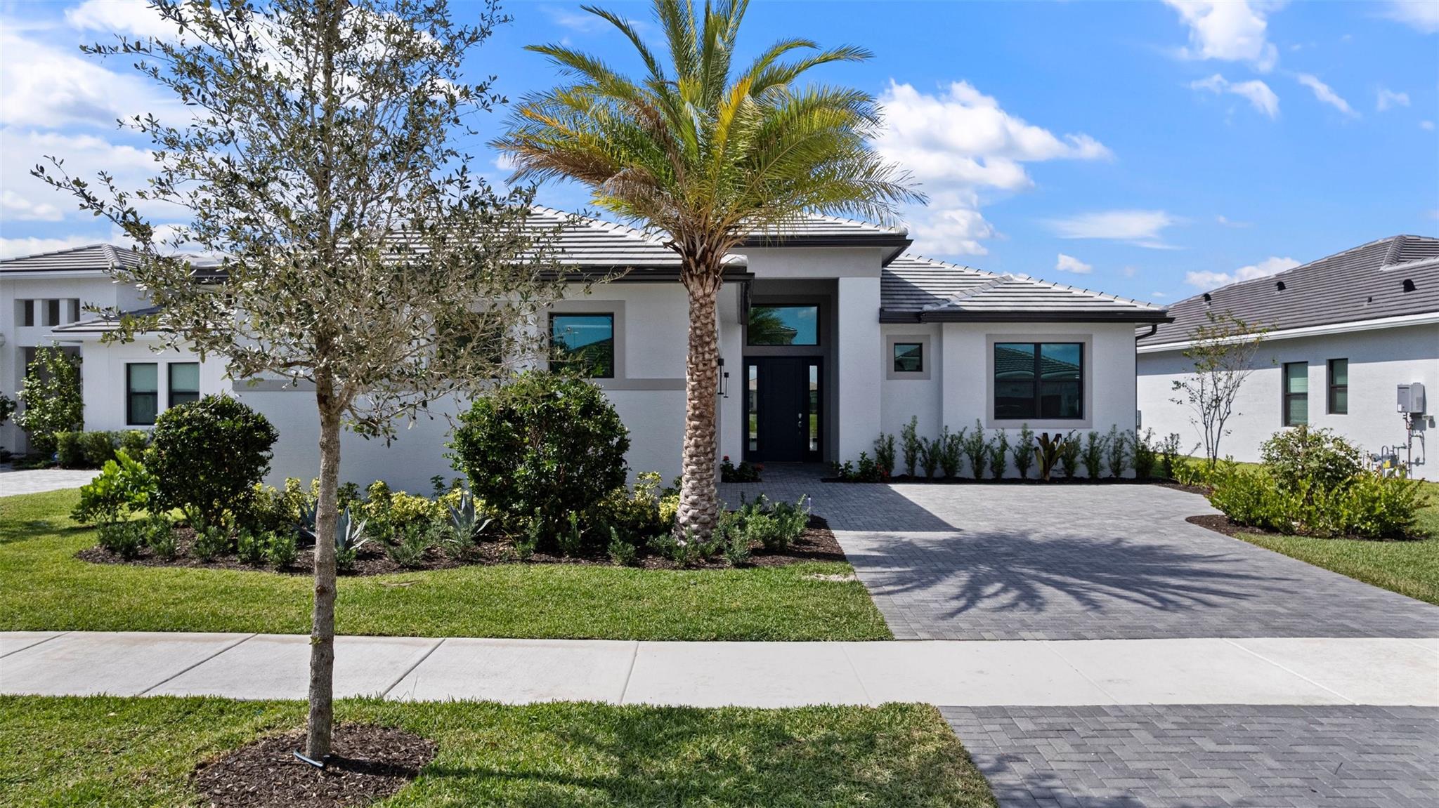 CRESSWIND PALM BEACH - Residential