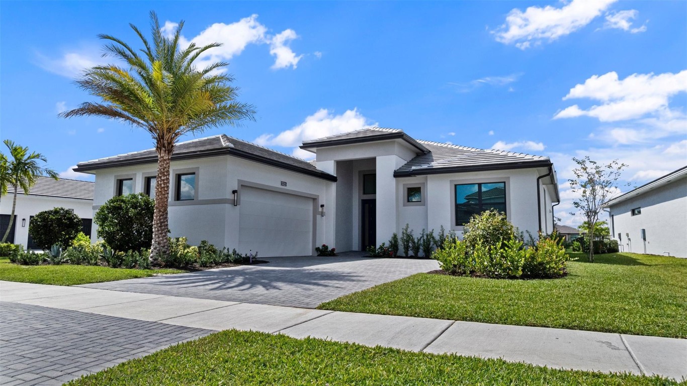 CRESSWIND PALM BEACH - Residential