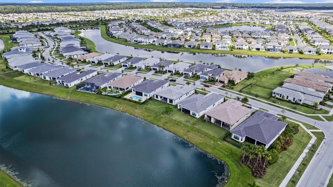 CRESSWIND PALM BEACH - Residential