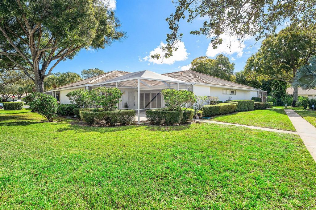 Photo of 5101 Water Oak Court, Palm Beach Gardens, FL 33410 (MLS # R11144394)
