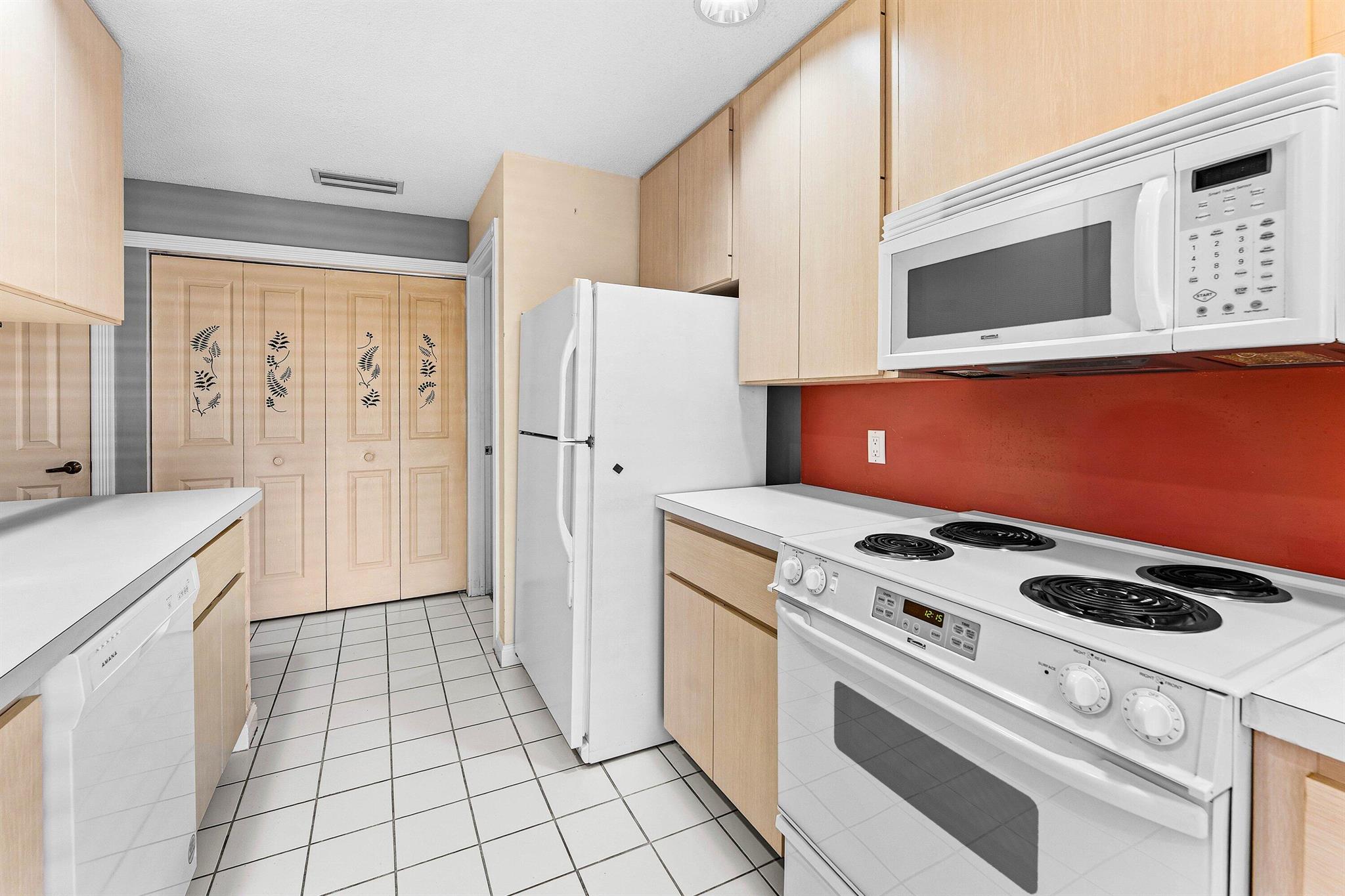 Sun Terrace at the Oaks - Residential