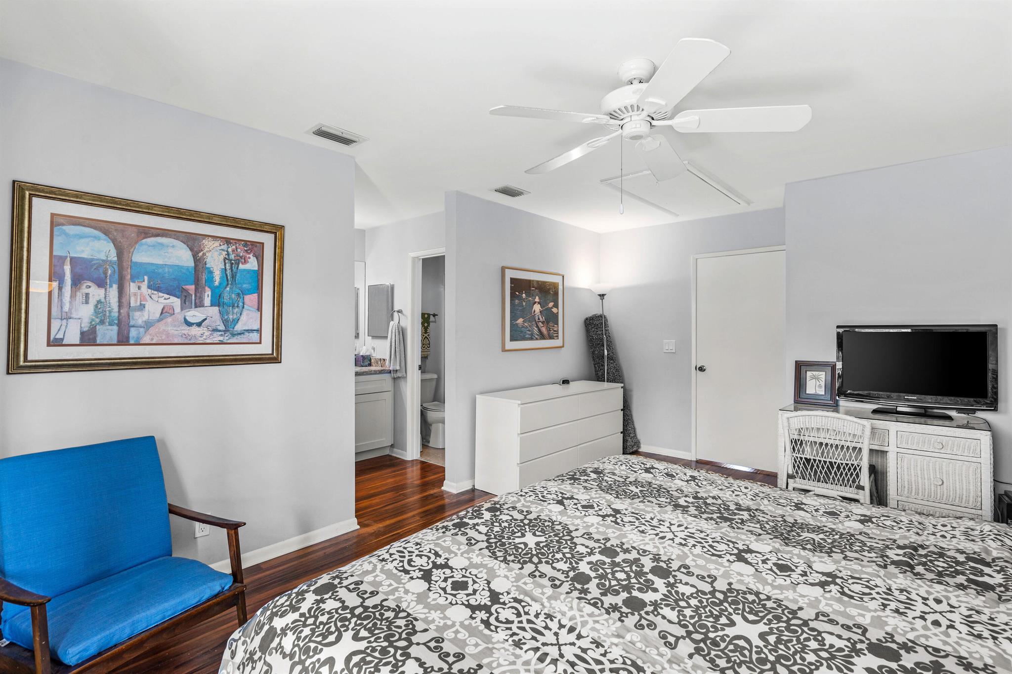 RIVERWALK 2 - Residential