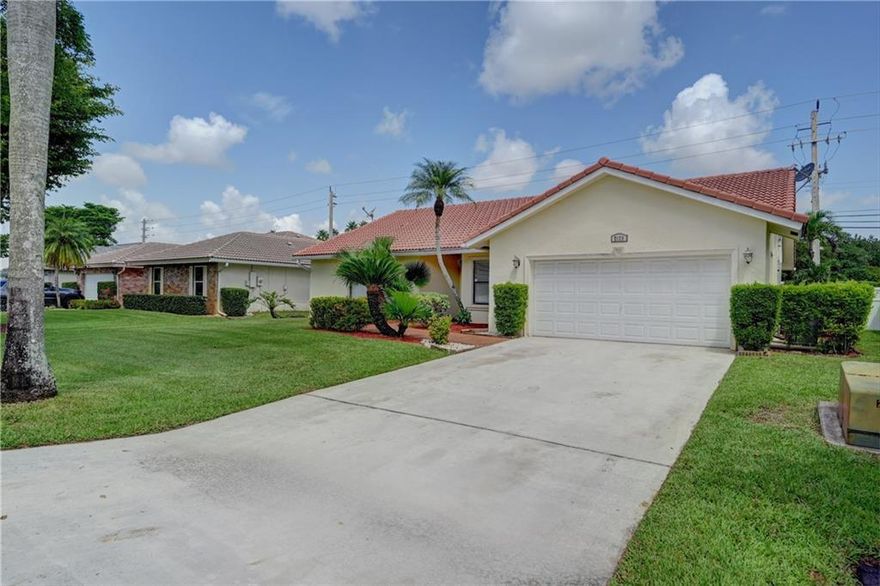 This is a must see!!! True pride of ownership. Amazing opportunity to own this home in an excellent location close to schools, parks, shopping and restaurants. . Brand new AC  with 5 year transferable warranty. roof in great shape. Guest bathroom and master bedroom recently renovated. Backyard area perfect for entertaining which features screened in pool and covered patio surround by lush landscaping. Ready for immediate occupancy.