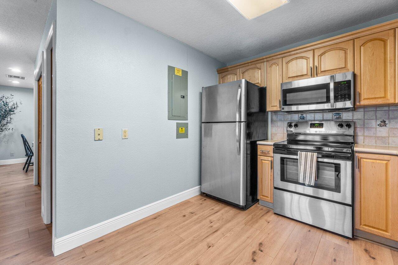 PALM BEACH RANCHETTES - Residential Lease