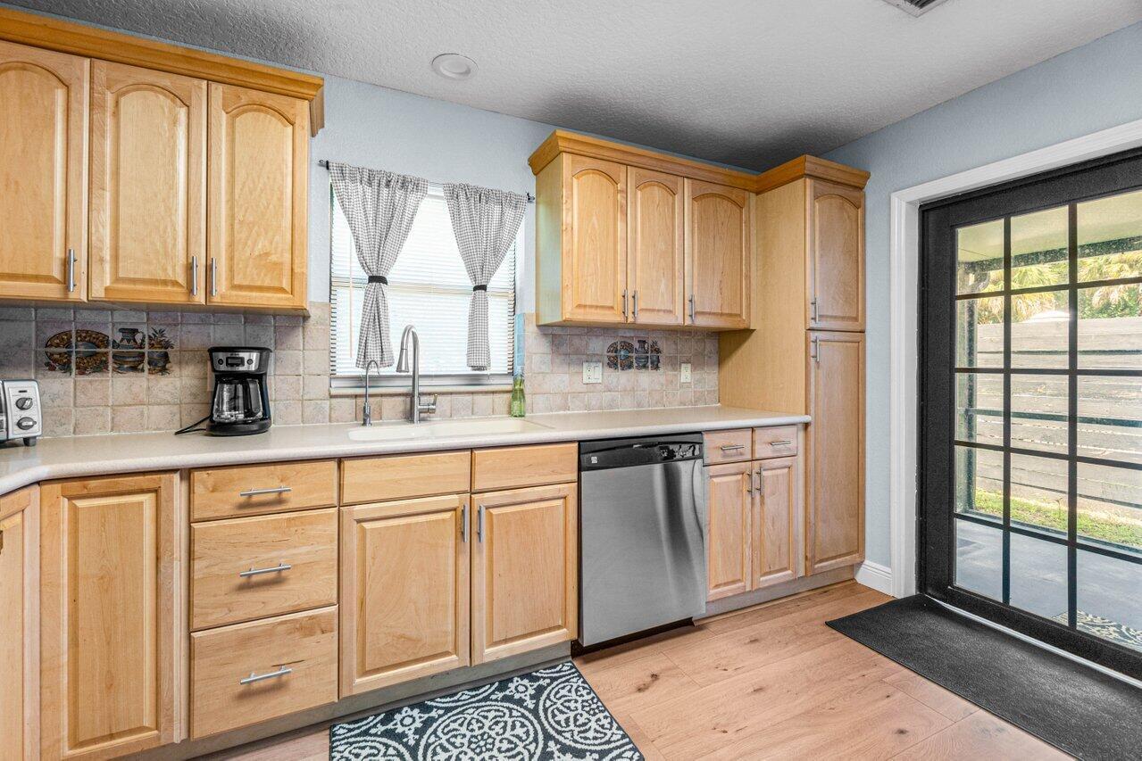 PALM BEACH RANCHETTES - Residential Lease