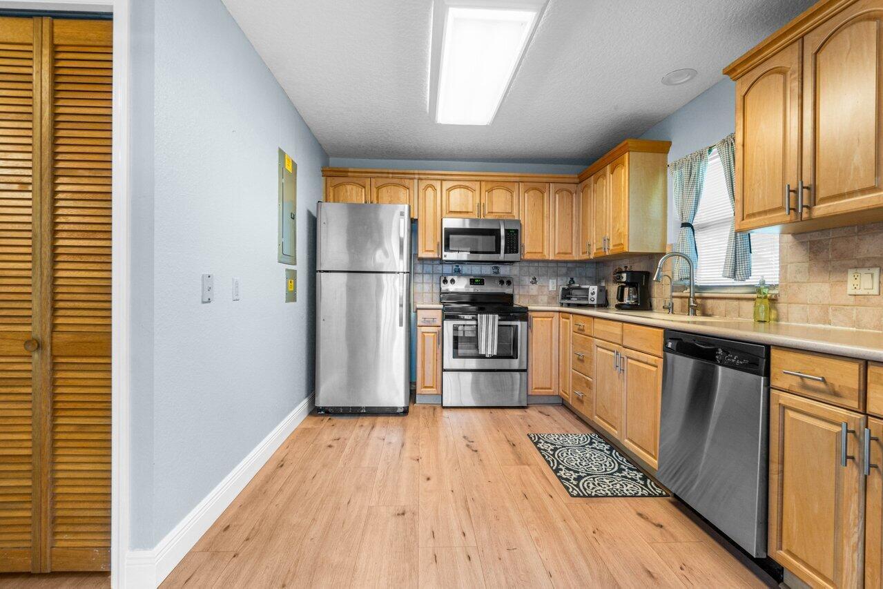 PALM BEACH RANCHETTES - Residential Lease