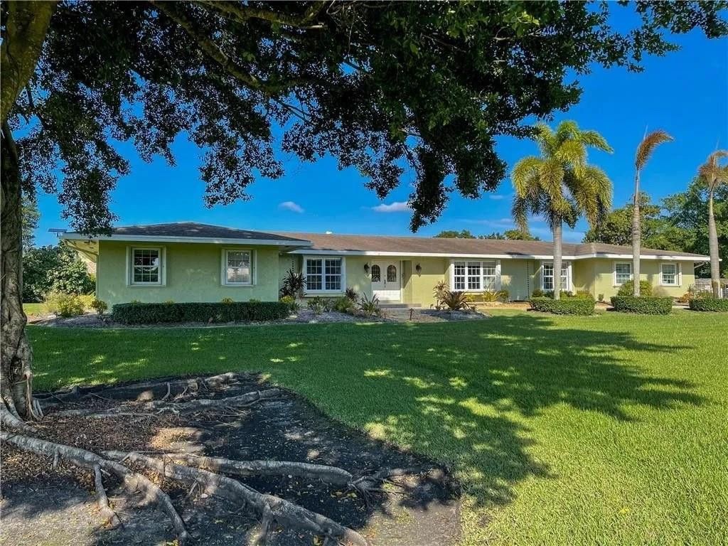 Photo of 17501 SW 54th Street, Southwest Ranches, FL 33331 (MLS # F10548963)