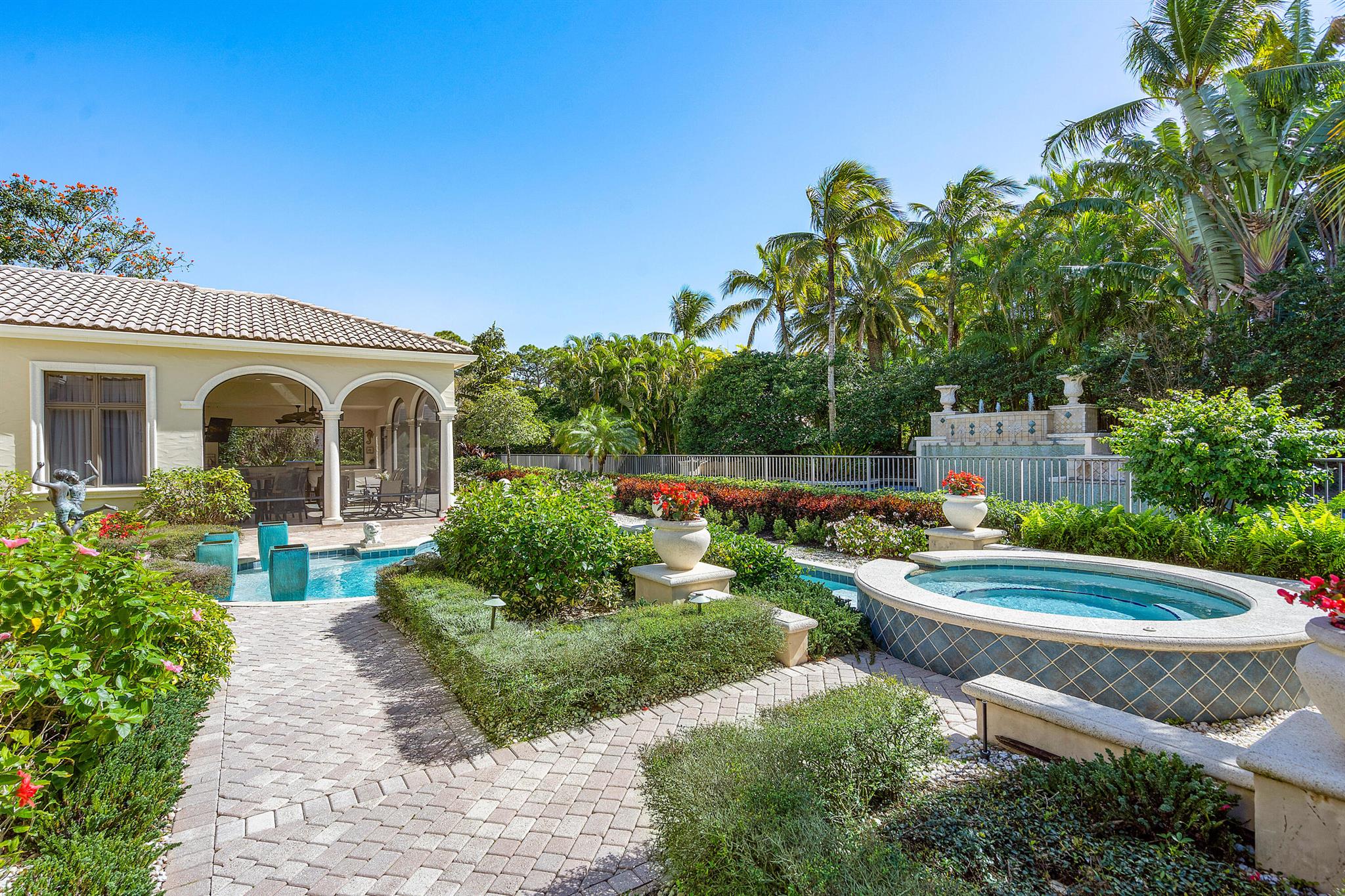 OLD PALM 4 - Residential