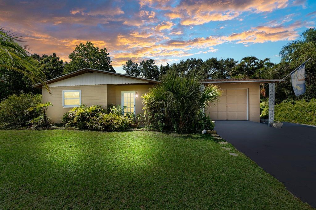 Photo of 1810 NW Sunset Boulevard, Jensen Beach, FL 34957 (MLS # R10913524)