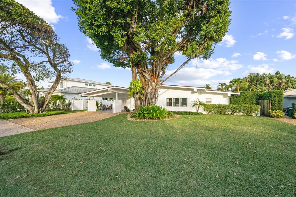 Photo of 181 Beacon Lane, Jupiter Inlet Colony, FL 33469 (MLS # R11057065)