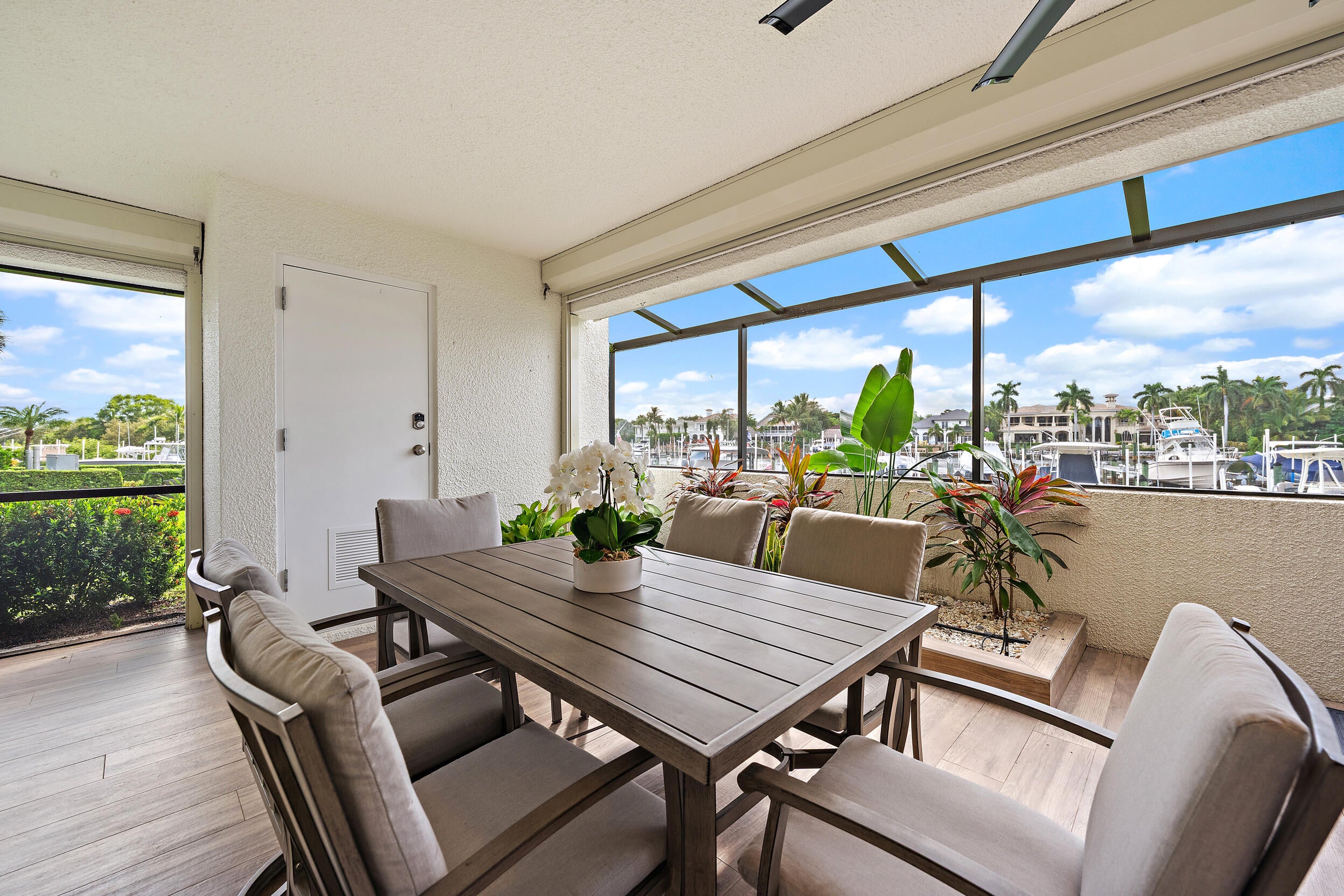 513 Oak Harbour Drive