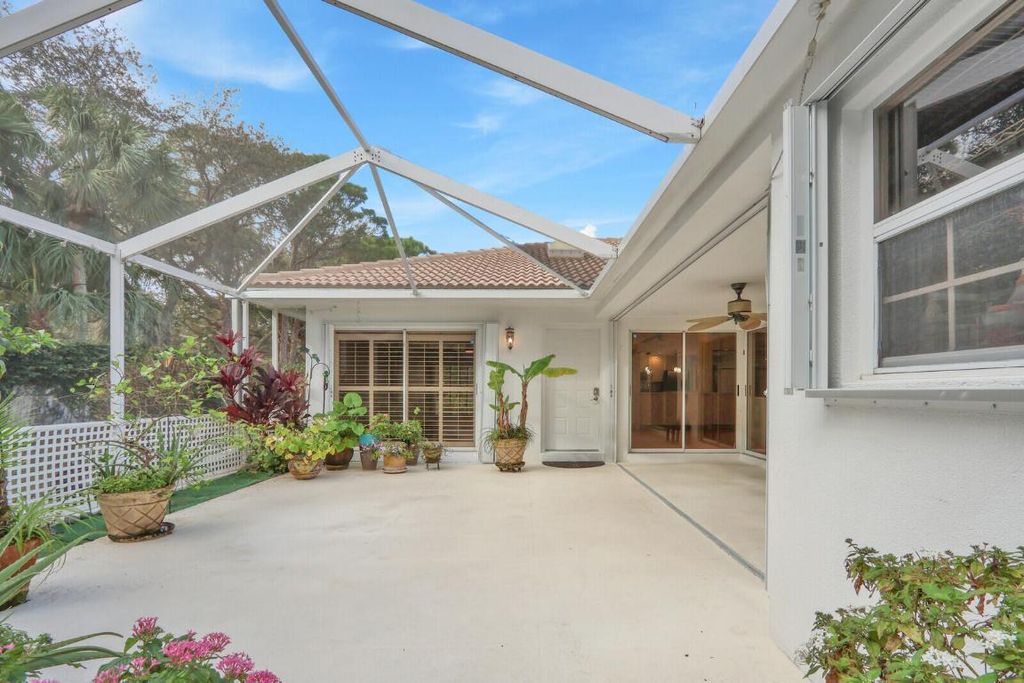 Photo of 9303 Chapman Oak Court, Palm Beach Gardens, FL 33410 (MLS # R11141587)