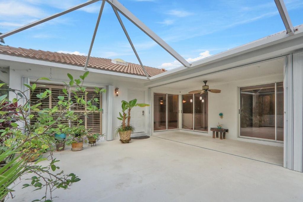 Photo of 9303 Chapman Oak Court, Palm Beach Gardens, FL 33410 (MLS # R11141587)