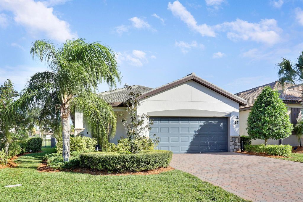 Photo of 633 SE Monet Drive, Port Saint Lucie, FL 34984 (MLS # R11087059)