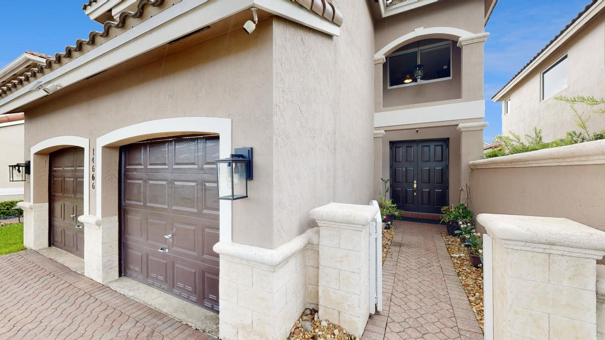 THE POINT - Residential