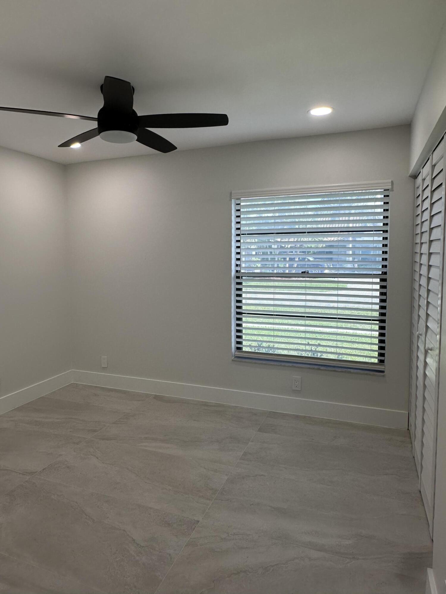 ISLAND LAKES SEC 1 1 - Residential Lease