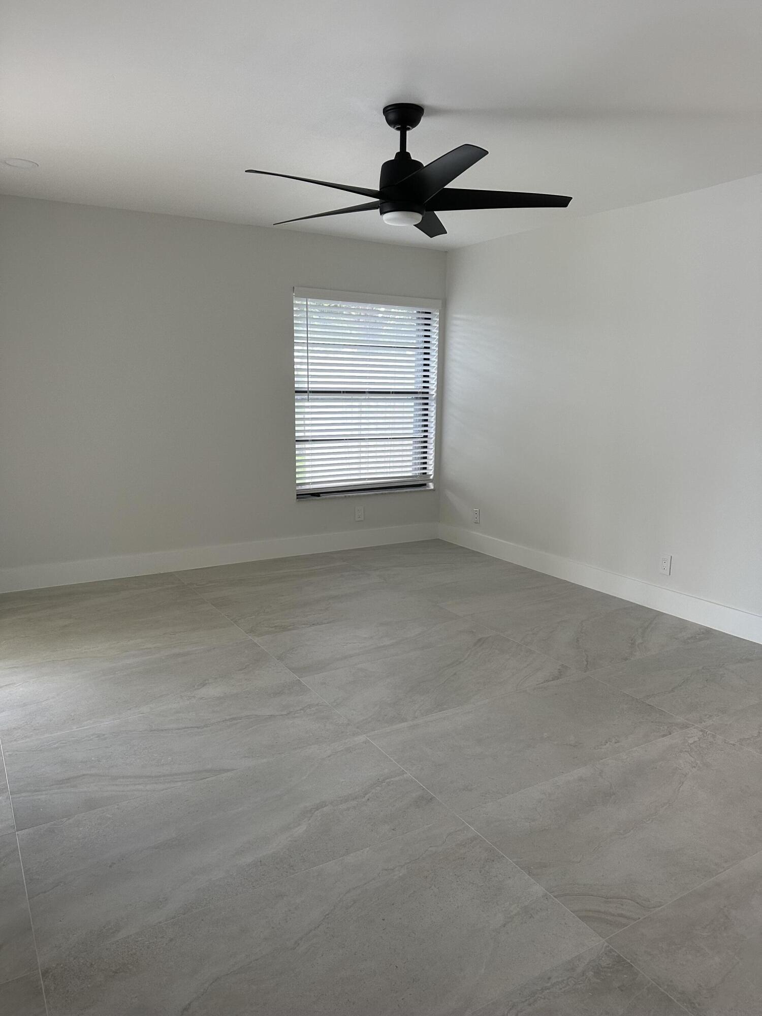 ISLAND LAKES SEC 1 1 - Residential Lease