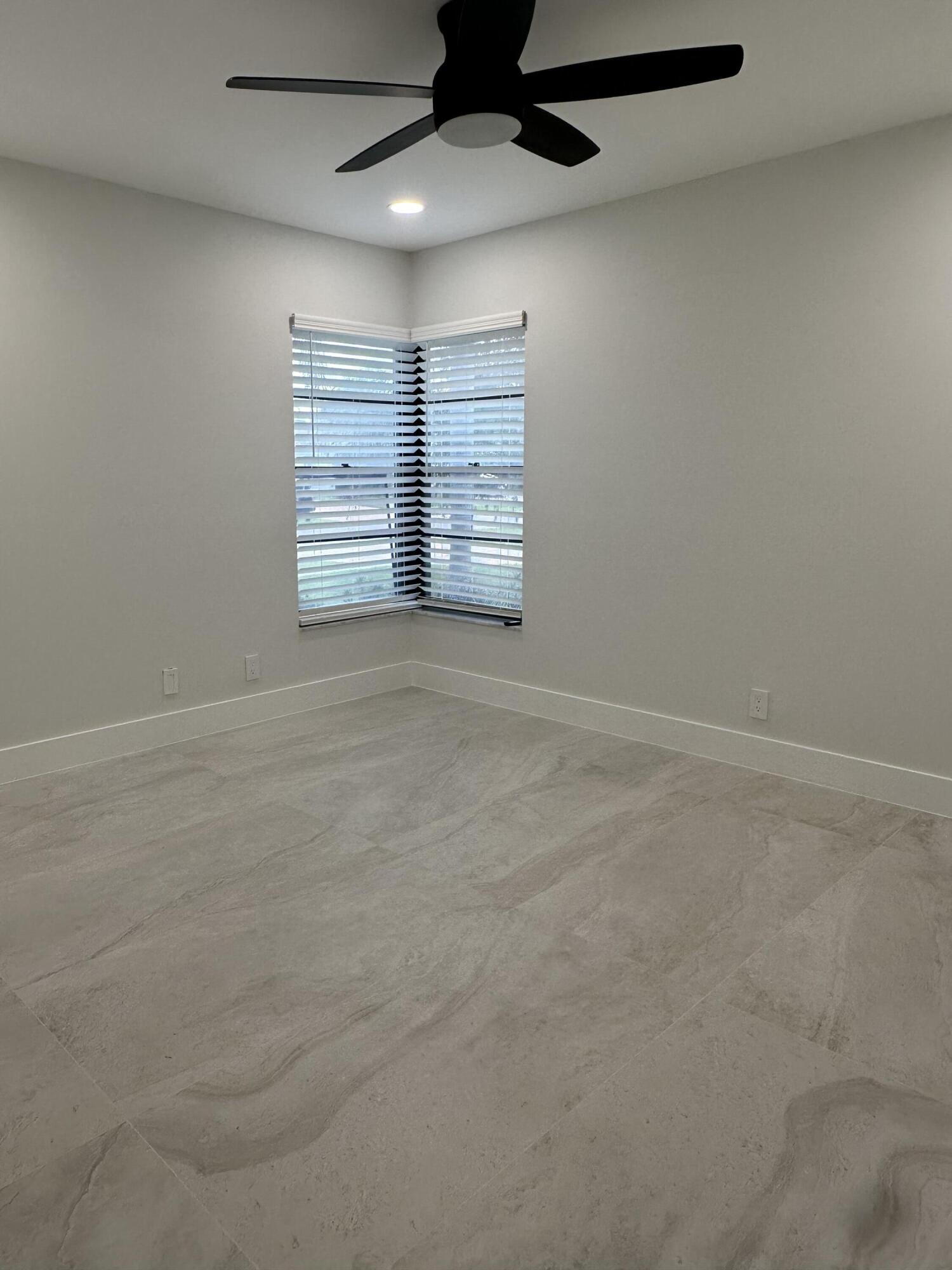 ISLAND LAKES SEC 1 1 - Residential Lease