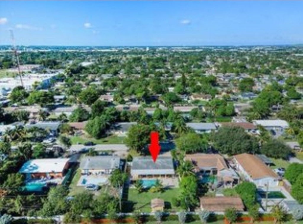 Photo of 1670 NE 1st Avenue, Pompano Beach, FL 33060 (MLS # F10481078)