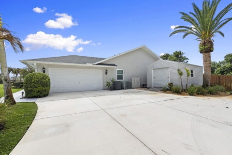 Tiny photo for 3001 SE Farley Road, Port Saint Lucie, FL 34952 (MLS # B26037252)