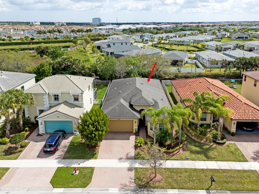 Photo of 11304 SW Barton Way W, Port Saint Lucie, FL 34987 (MLS # R10968485)