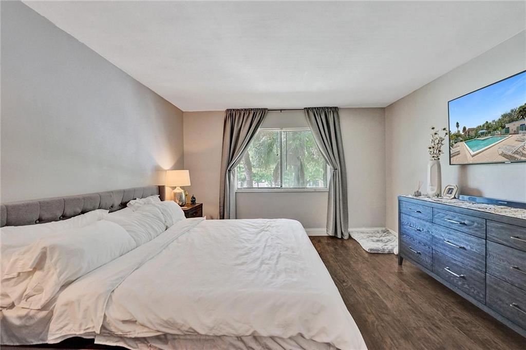 RACQUET CLUB - Residential