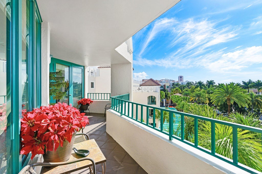 Photo of 100 SE 5th Avenue #PH14, Boca Raton, FL 33432 (MLS # B26091430)