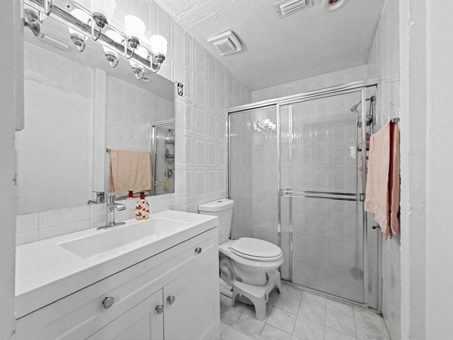 CORAL LAKES - Residential