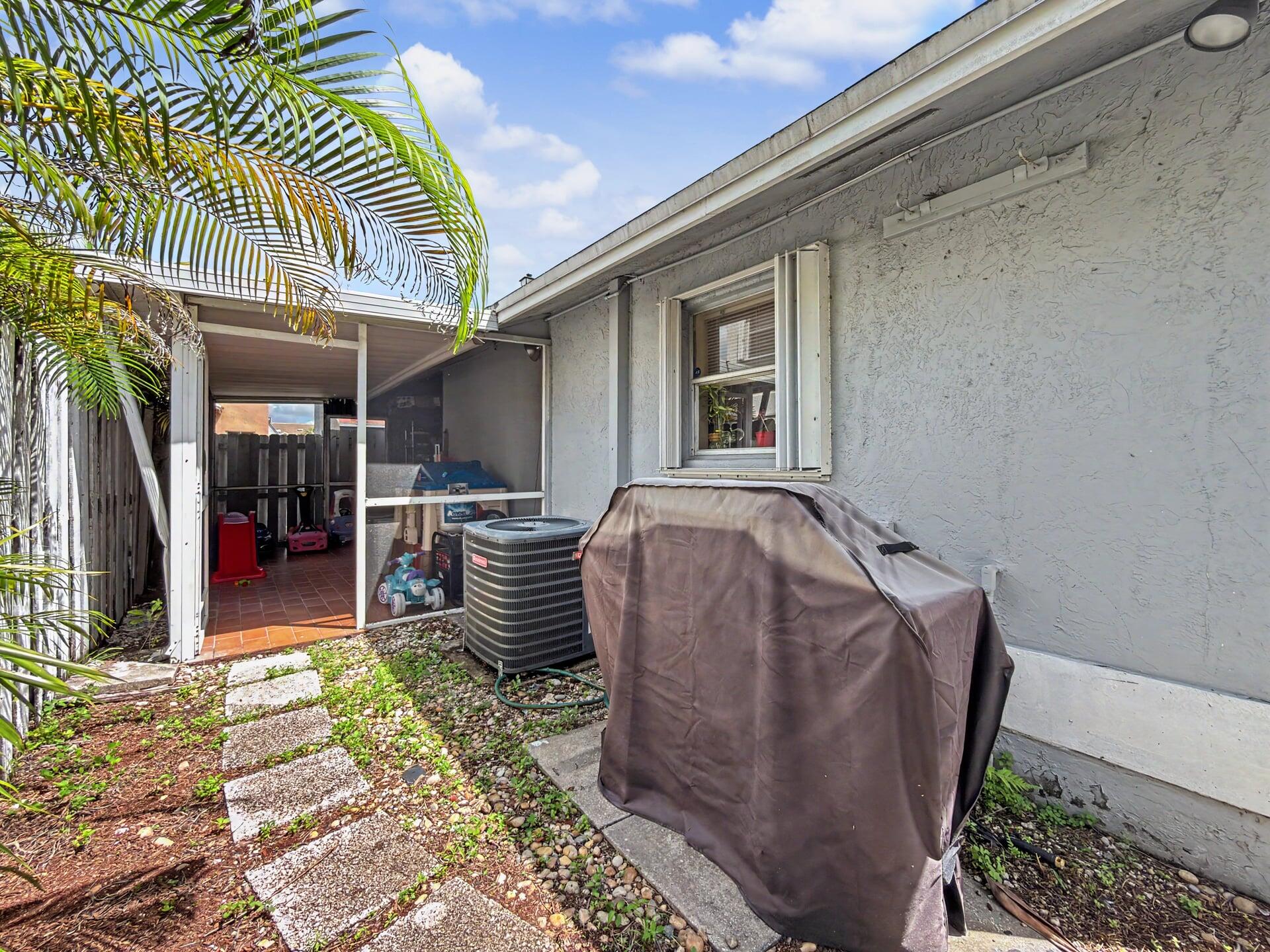 CORAL LAKES - Residential