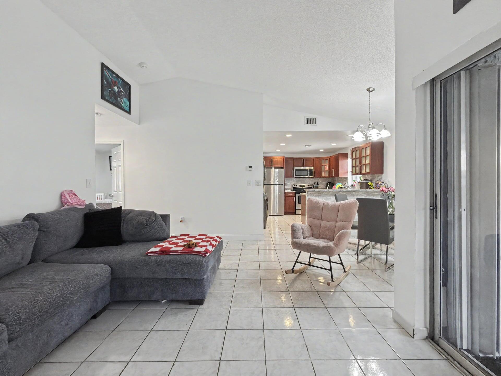 CORAL LAKES - Residential