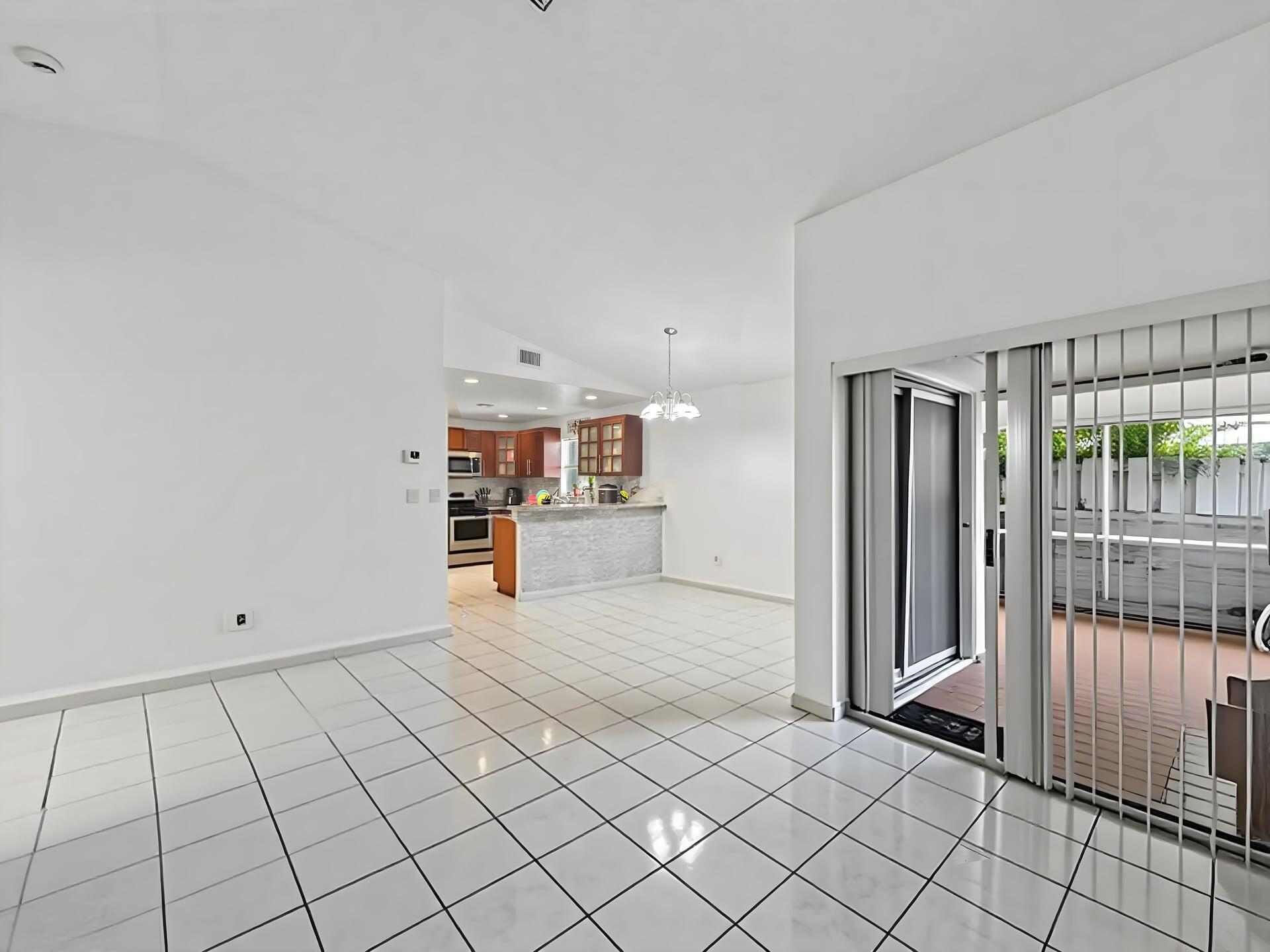 CORAL LAKES - Residential