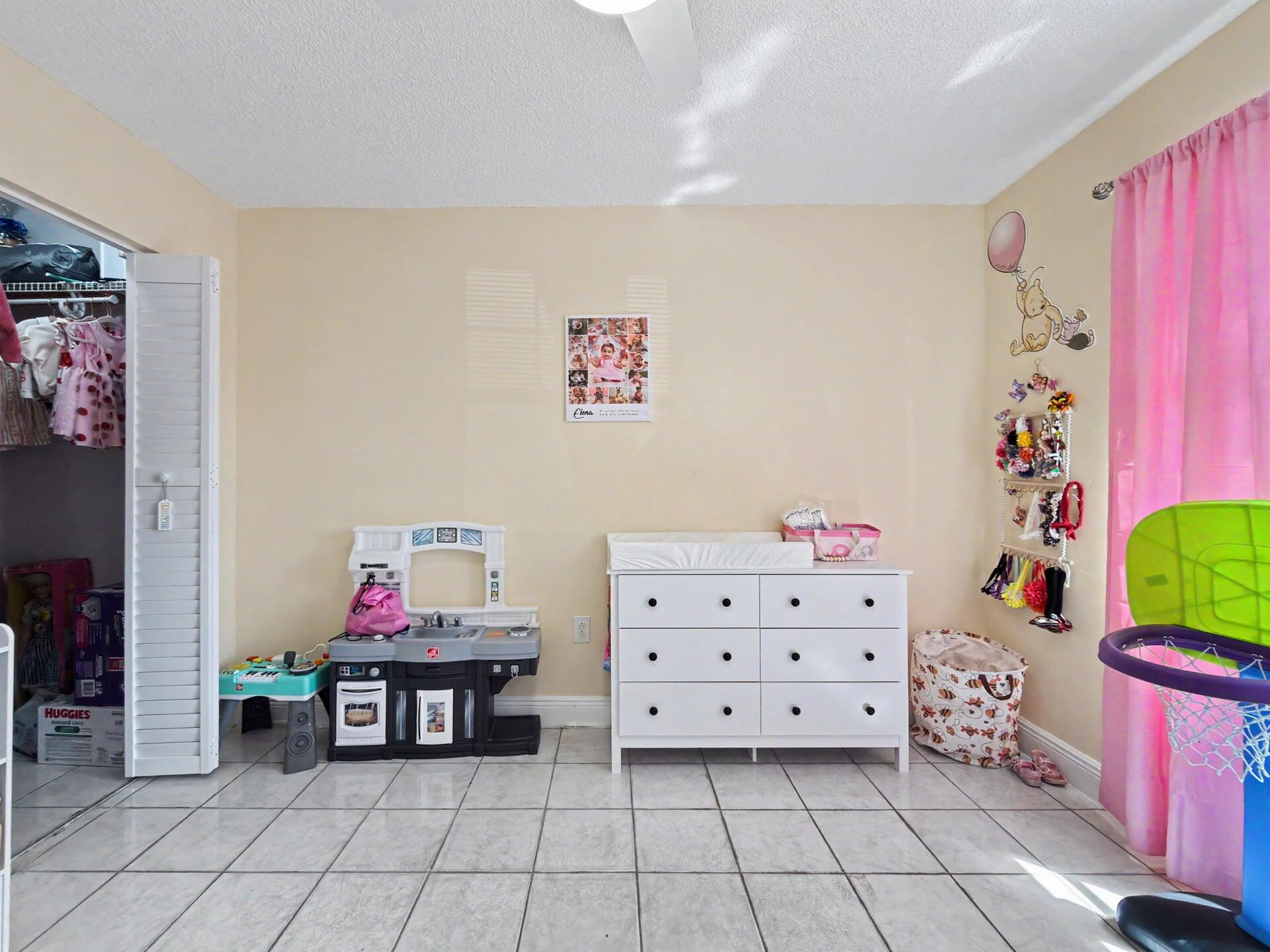 CORAL LAKES - Residential