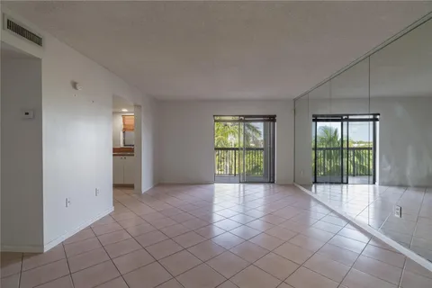 701 NW 19th St Unit 501, Fort Lauderdale, FL 33311 - MLS#: F10487320