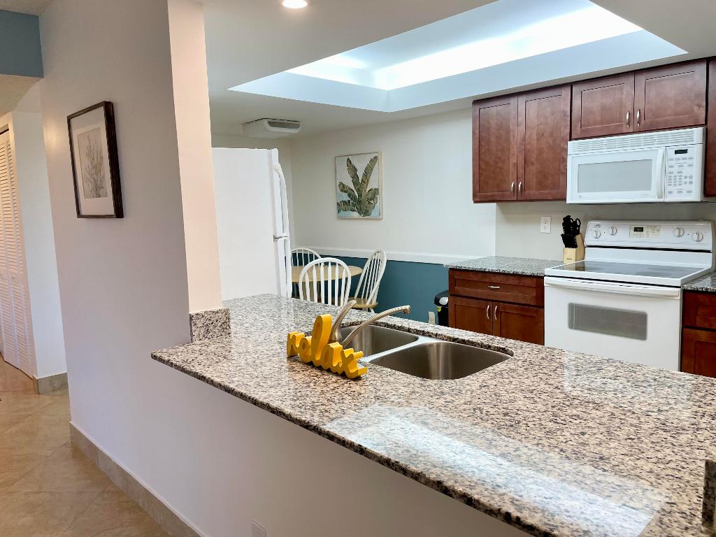 LAVERS DELRAY RACQUET CLUB CONDO - Residential