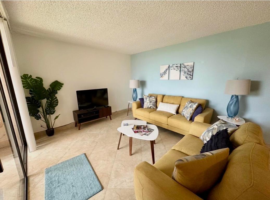 LAVERS DELRAY RACQUET CLUB CONDO - Residential