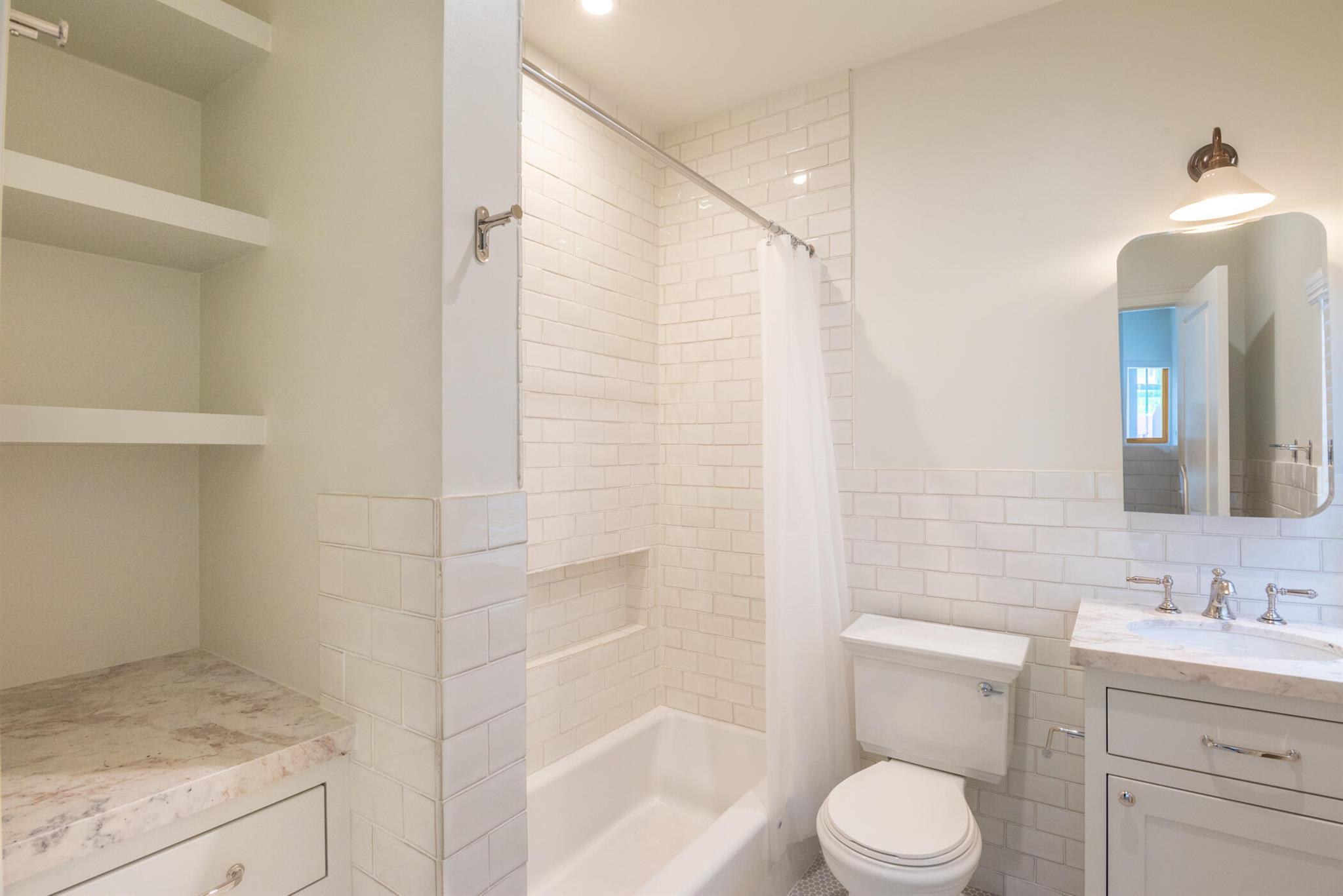 FLORAL PARK - Residential Lease