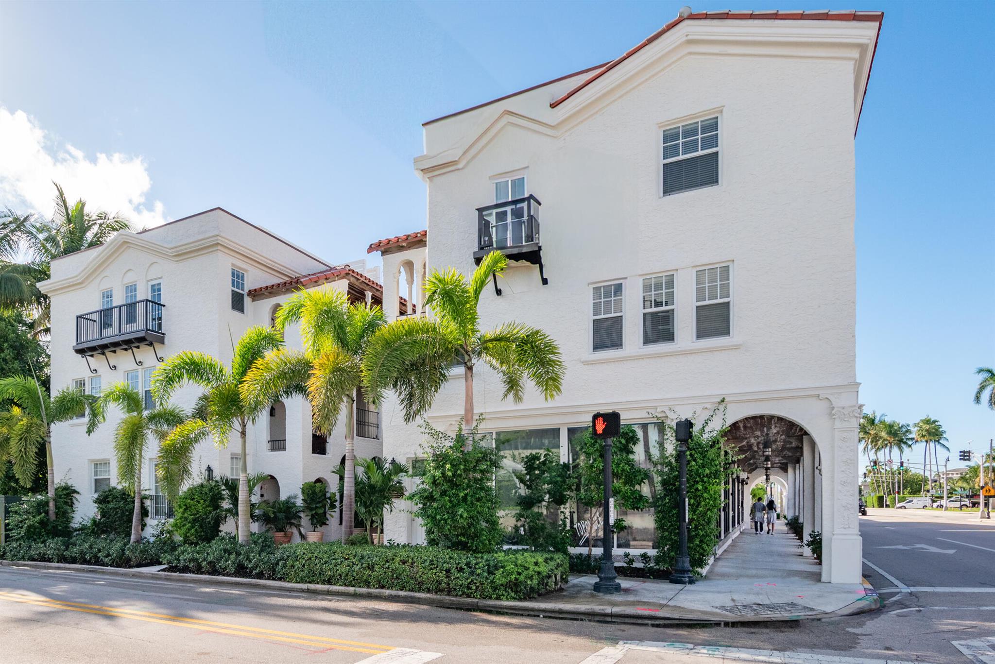 FLORAL PARK - Residential Lease