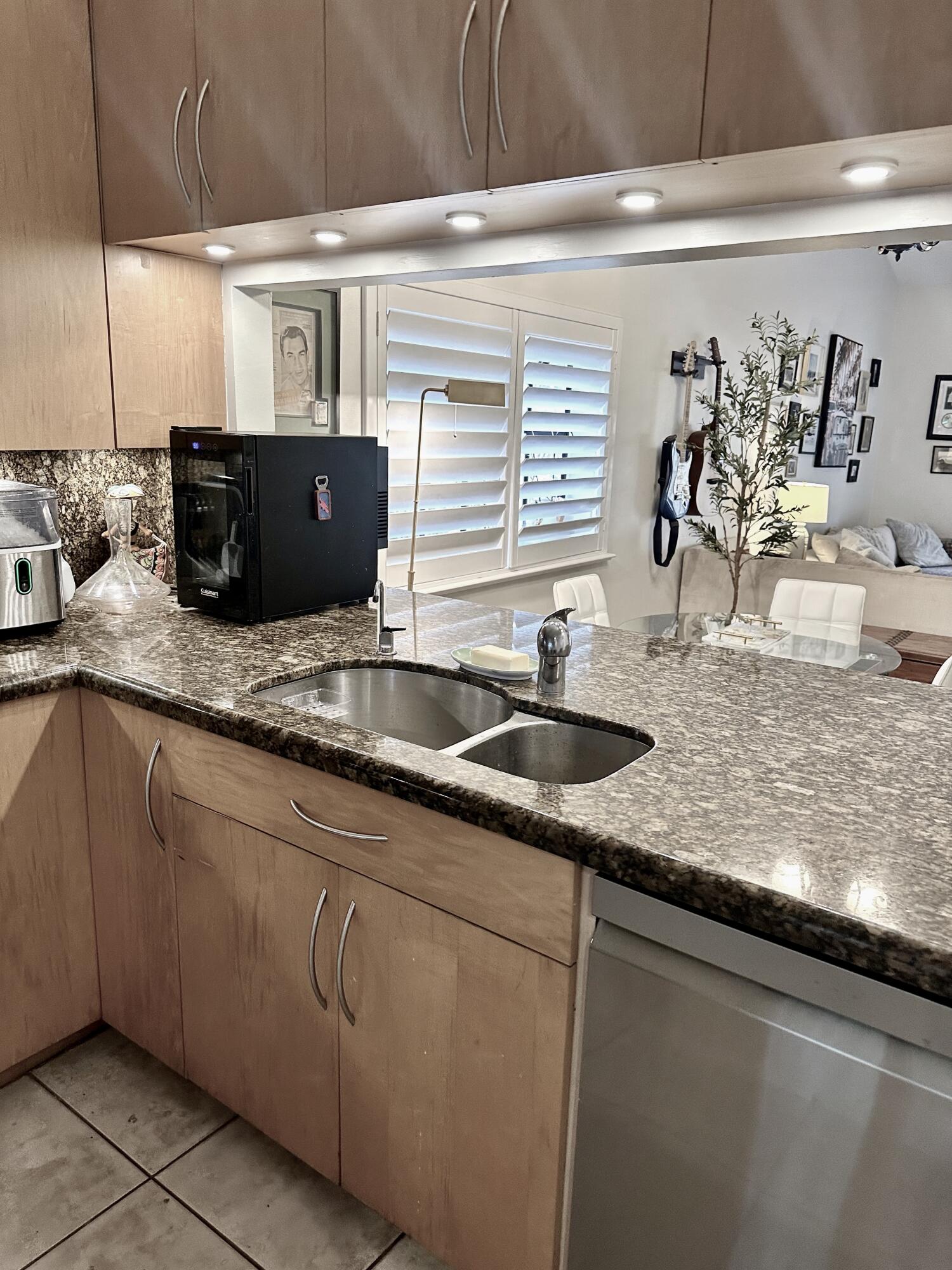 WOODLET CONDO - Residential