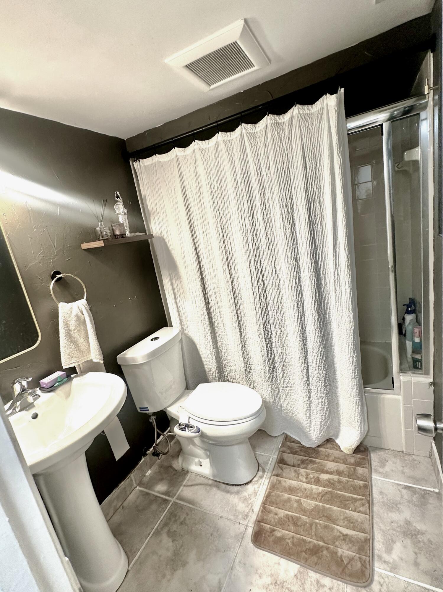 WOODLET CONDO - Residential