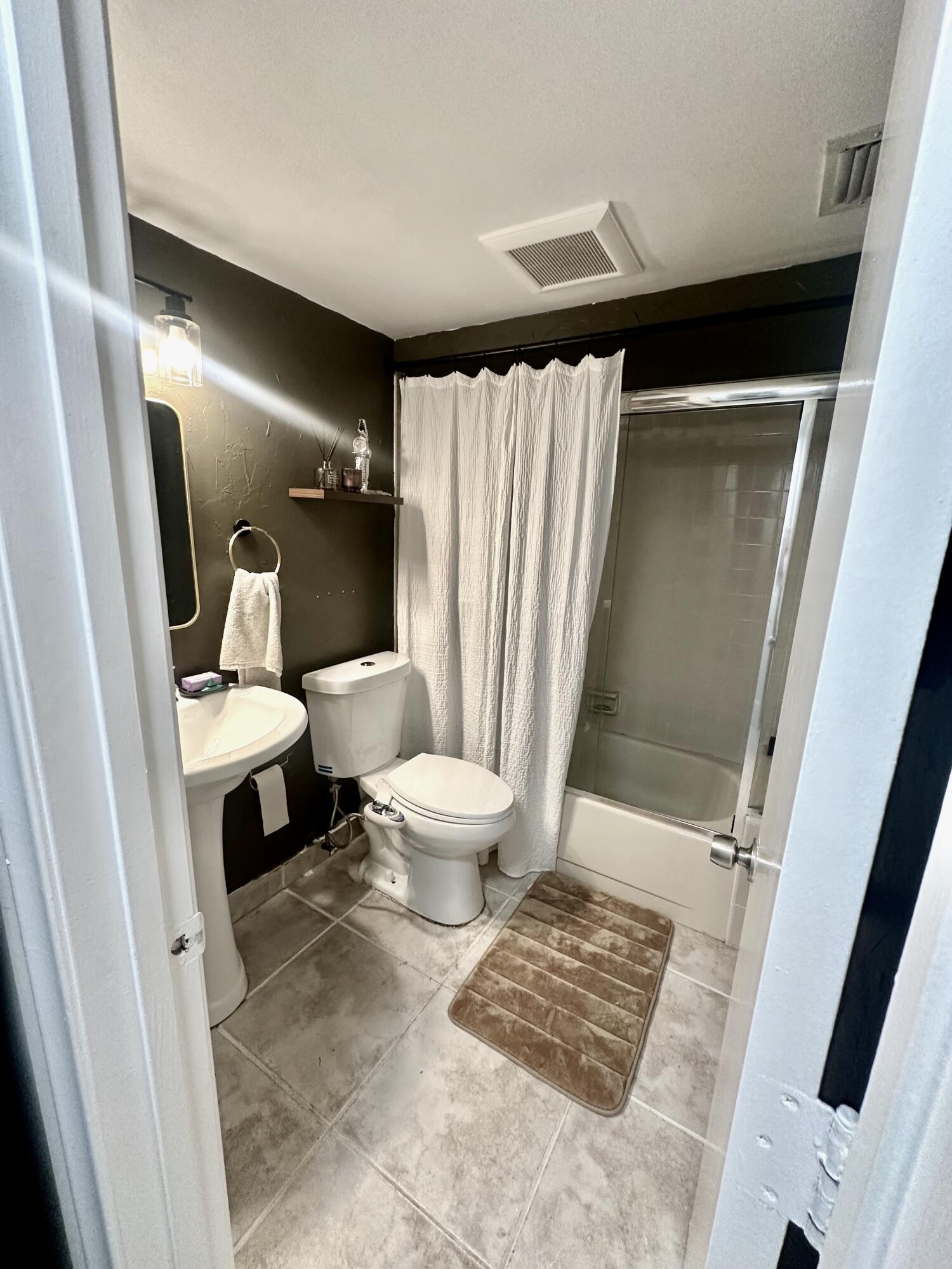 WOODLET CONDO - Residential