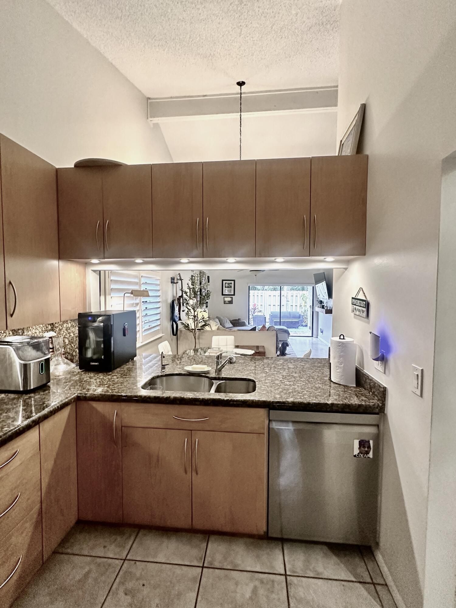 WOODLET CONDO - Residential