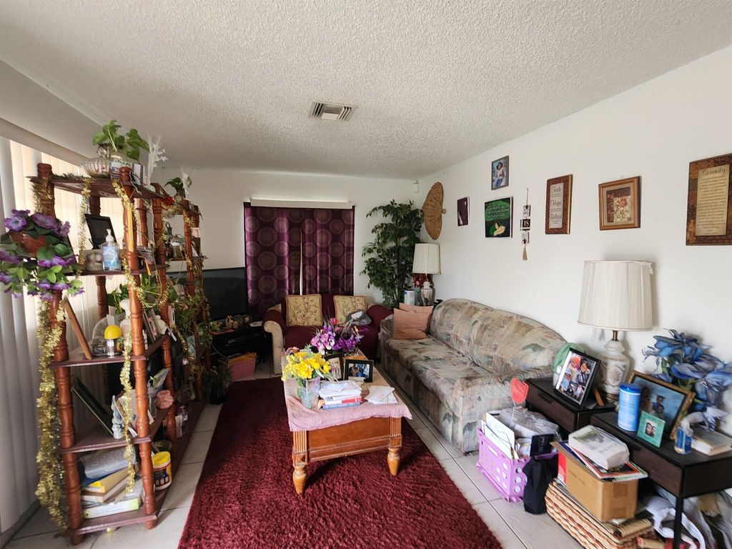 Photo of 1202 Avenue L, Fort Pierce, FL 34950 (MLS # R11073317)